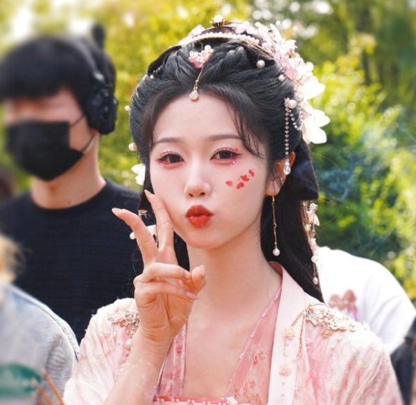 微豪配资 一姐岳雨婷新剧太精彩！粉衣妖帝很灵动，二搭刘润铭追着任嘉伦薅